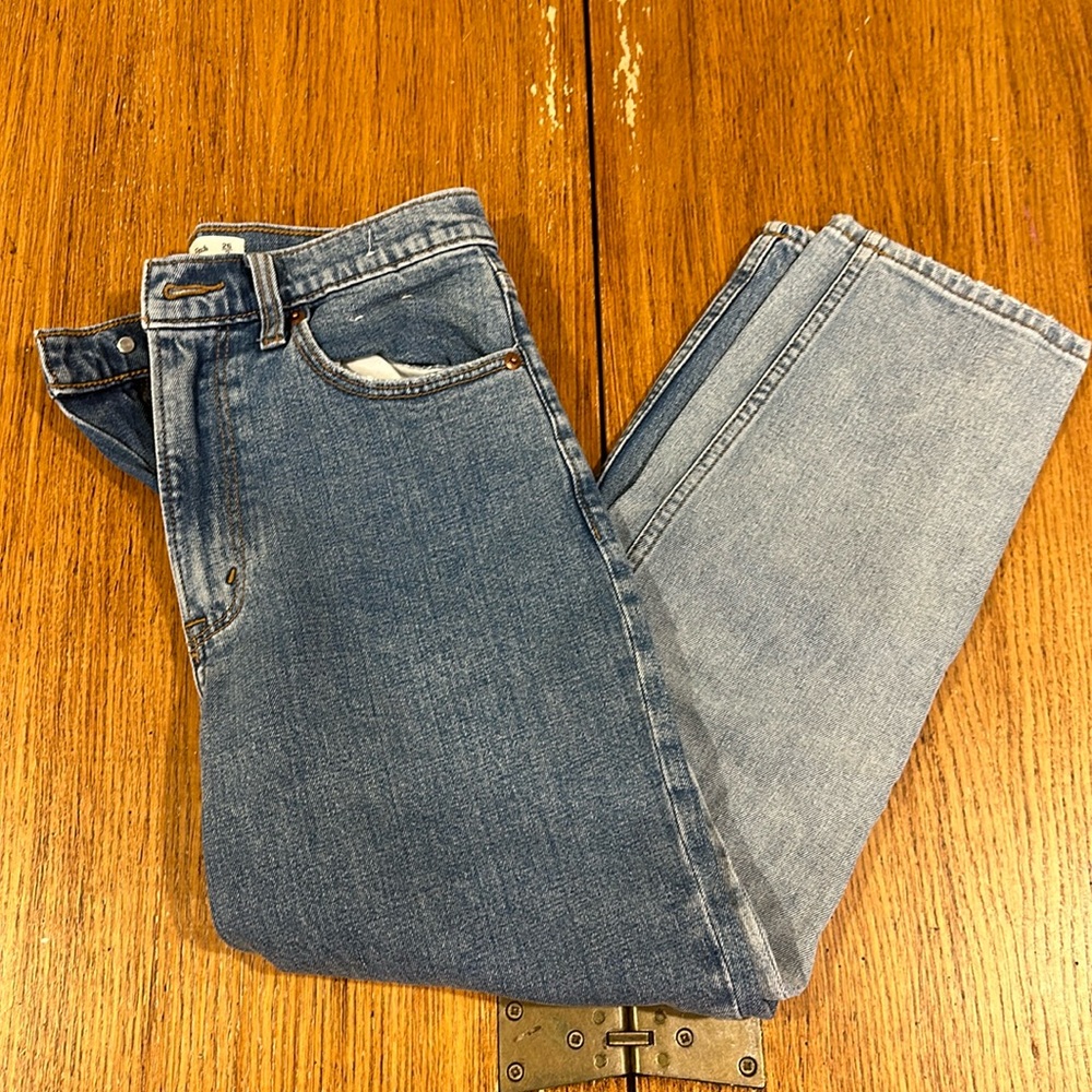 ABERCROMBIE AND FITCH The Mom High Rise Jeans Size 26